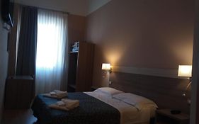 Hhb Hotel