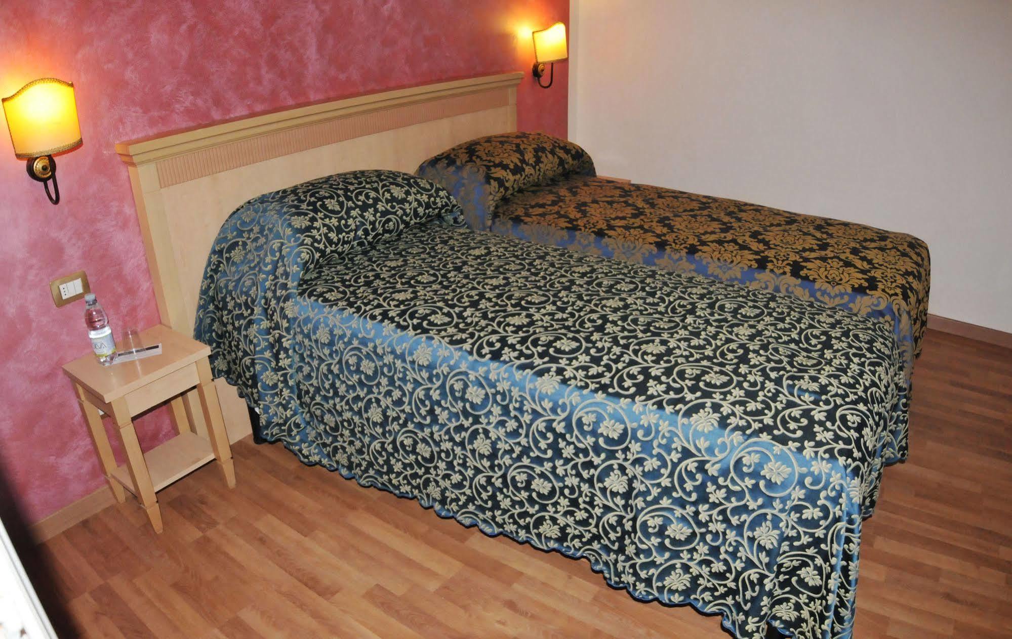 Hhb Hotel Florence Extérieur photo
