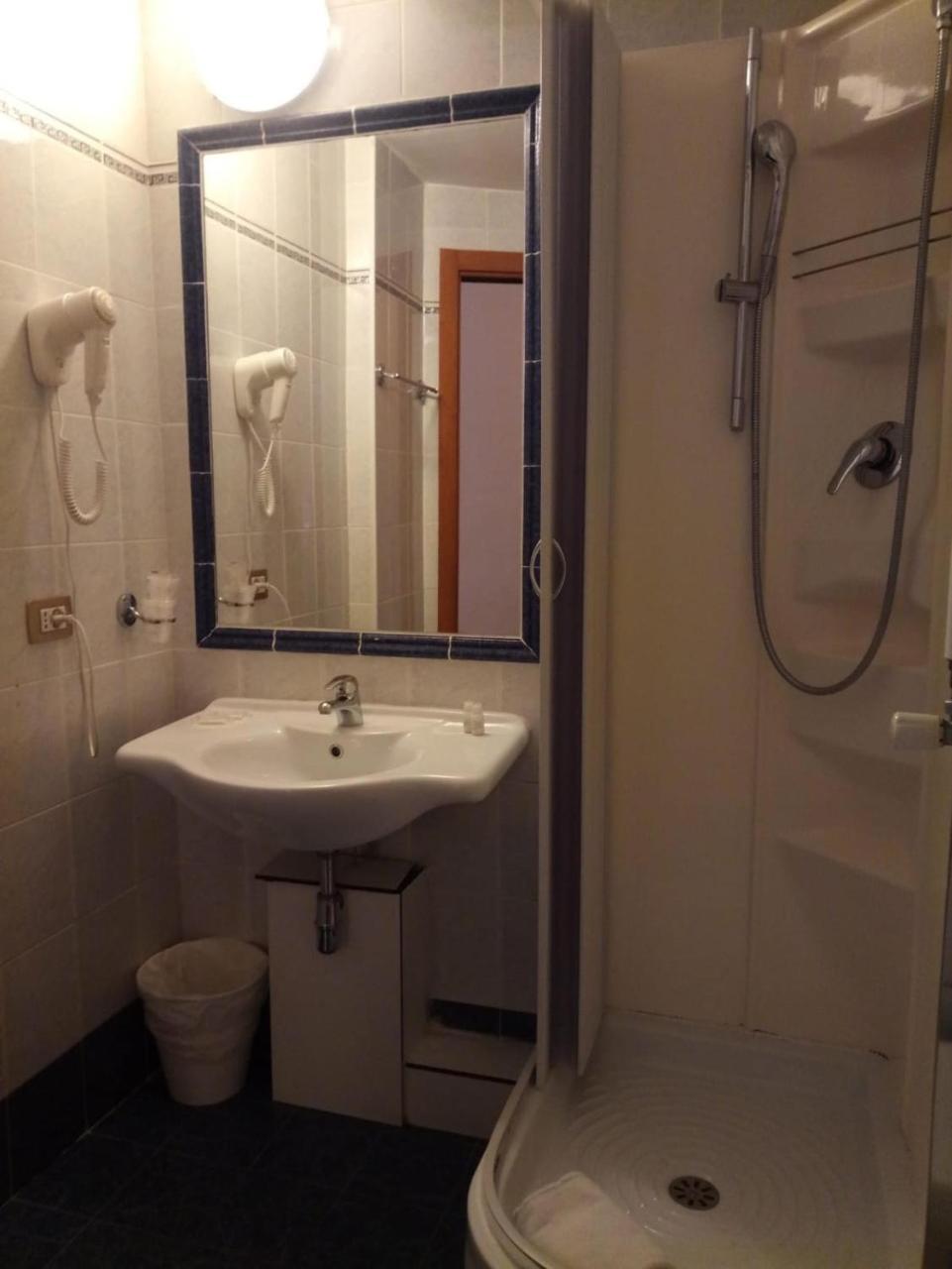 Hhb Hotel Florence Extérieur photo